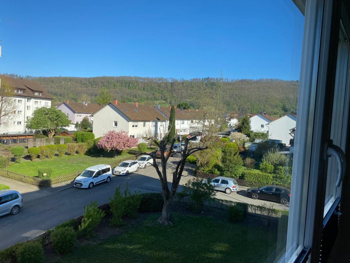 Schöne Ferienwohnung mit guter Anbindung, sehr guter Ausstattung und kostenloses WLAN Herten  Exterior foto